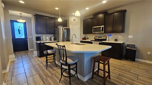 1051 Ocean Breeze St, Portland, TX 78374