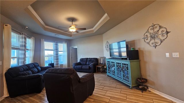 1051 Ocean Breeze St, Portland, TX 78374