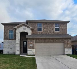 1051 Ocean Breeze St, Portland, TX 78374