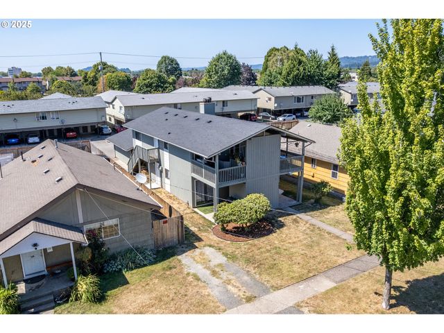 823 8TH Ave, Longview, WA 98632