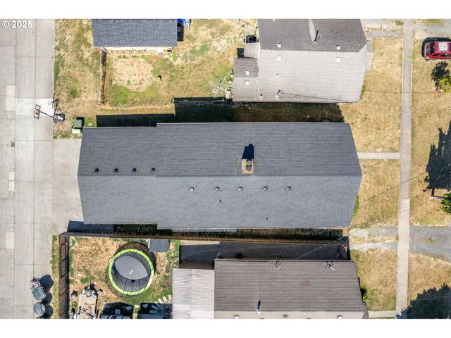 823 8TH Ave, Longview, WA 98632