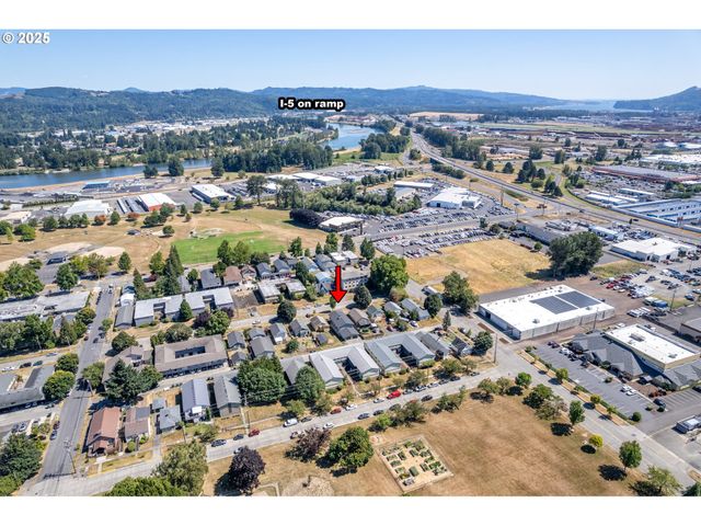 823 8TH Ave, Longview, WA 98632