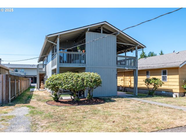 823 8TH Ave, Longview, WA 98632