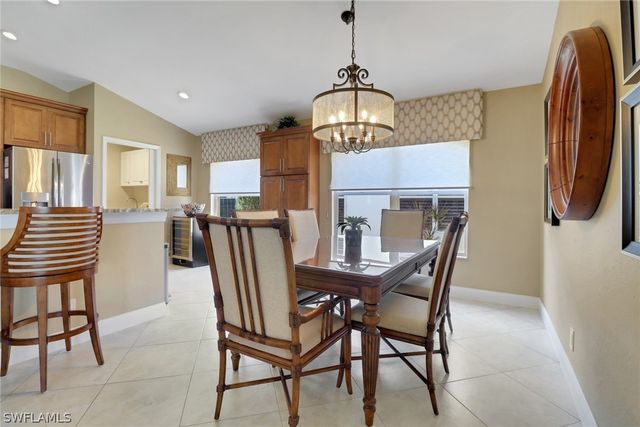 1466 Vintage LN, Naples, FL 34104