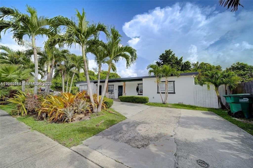 10215 SW 171st St, Miami, FL 33157
