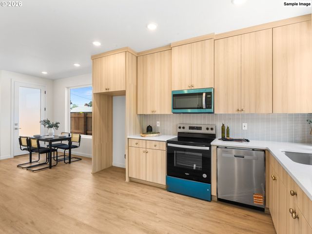 4891 Ne Cesar E Chavez Blvd, Portland, OR 97211