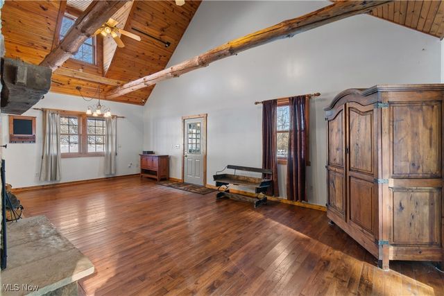 10170 Lawndell Road SW, Navarre, OH 44662