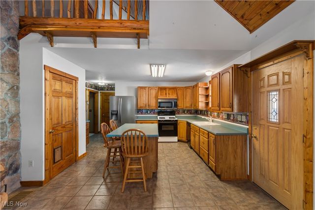 10170 Lawndell Road SW, Navarre, OH 44662