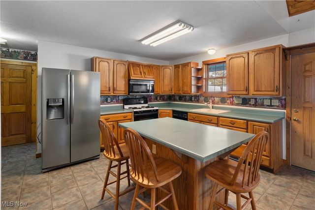 10170 Lawndell Road SW, Navarre, OH 44662