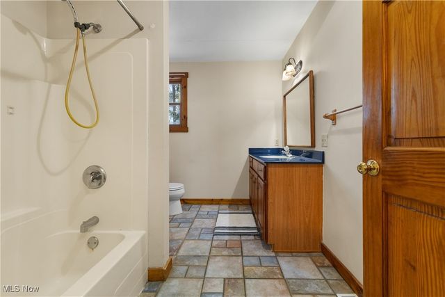 10170 Lawndell Road SW, Navarre, OH 44662