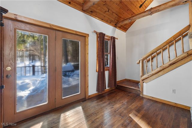 10170 Lawndell Road SW, Navarre, OH 44662