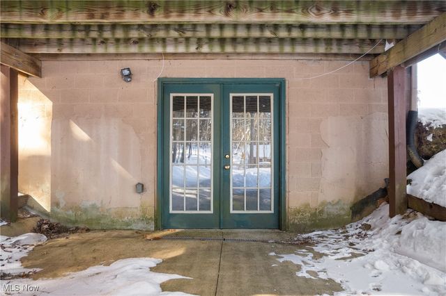 10170 Lawndell Road SW, Navarre, OH 44662