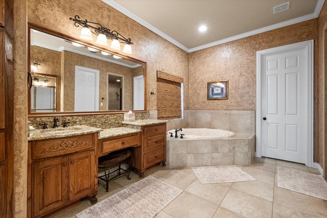 1103 Mckenzie Drive, Mansfield, TX 76063