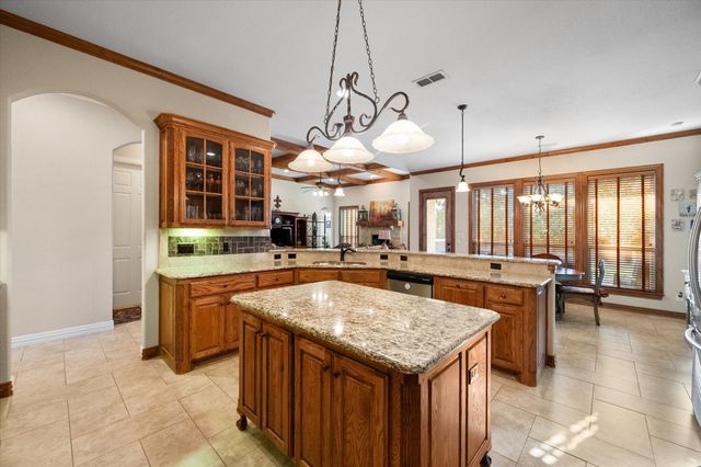 1103 Mckenzie Drive, Mansfield, TX 76063