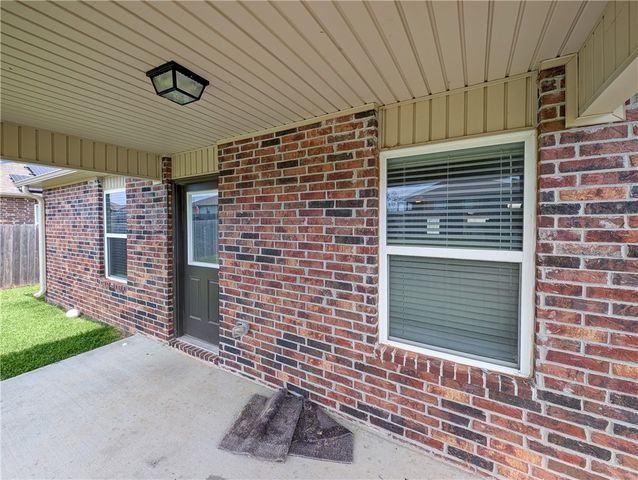 6706 SW Chestnut Hill Road, Bentonville, AR 72713