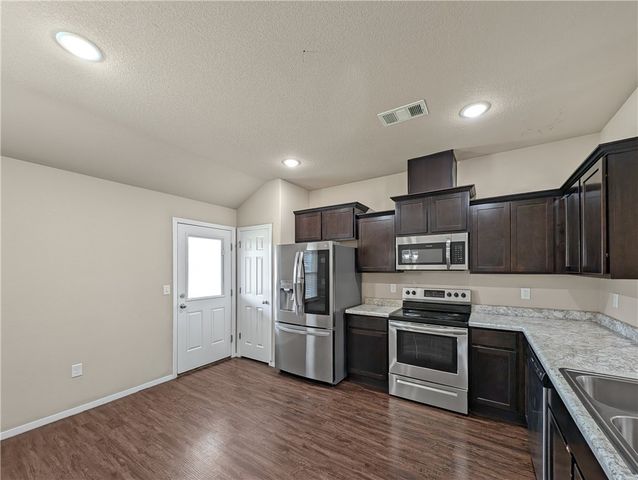 6706 SW Chestnut Hill Road, Bentonville, AR 72713