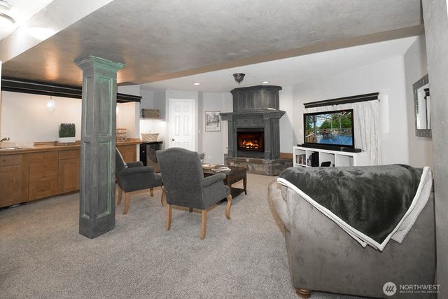 12117 Clearview Drive, Edmonds, WA 98026