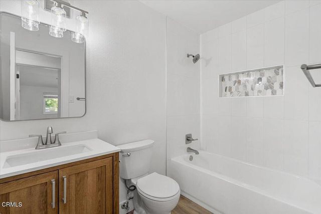 554 Dorena Drive, Newbury Park, CA 91320