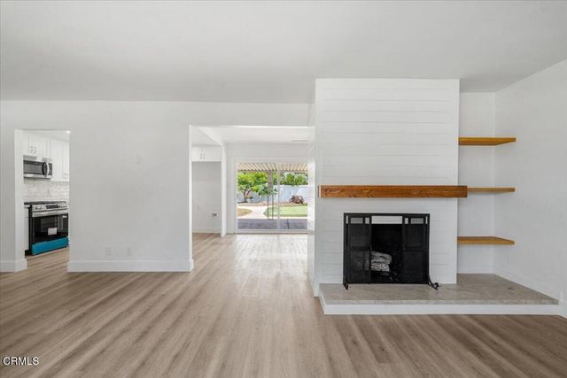 554 Dorena Drive, Newbury Park, CA 91320