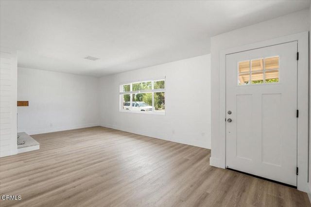 554 Dorena Drive, Newbury Park, CA 91320