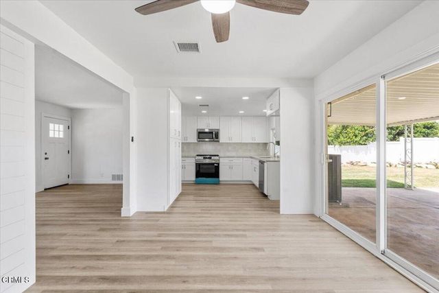 554 Dorena Drive, Newbury Park, CA 91320