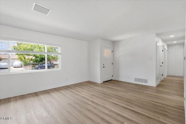 554 Dorena Drive, Newbury Park, CA 91320