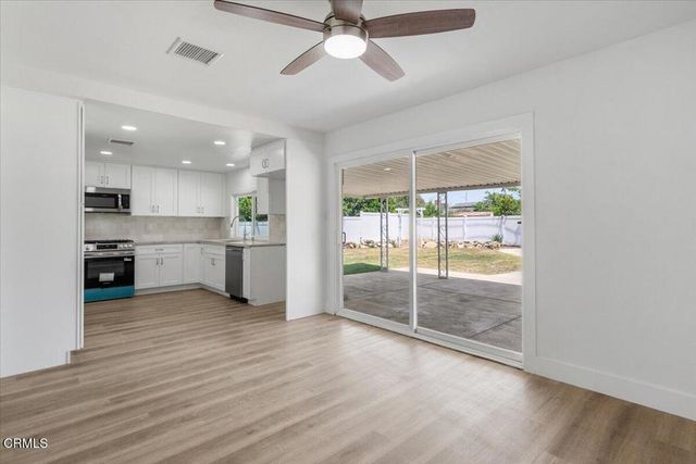554 Dorena Drive, Newbury Park, CA 91320