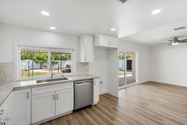 554 Dorena Drive, Newbury Park, CA 91320