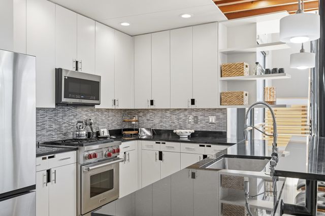 869 HARBOR ISLE CIR W, Memphis, TN 38103