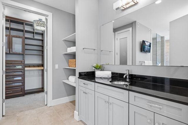 869 HARBOR ISLE CIR W, Memphis, TN 38103