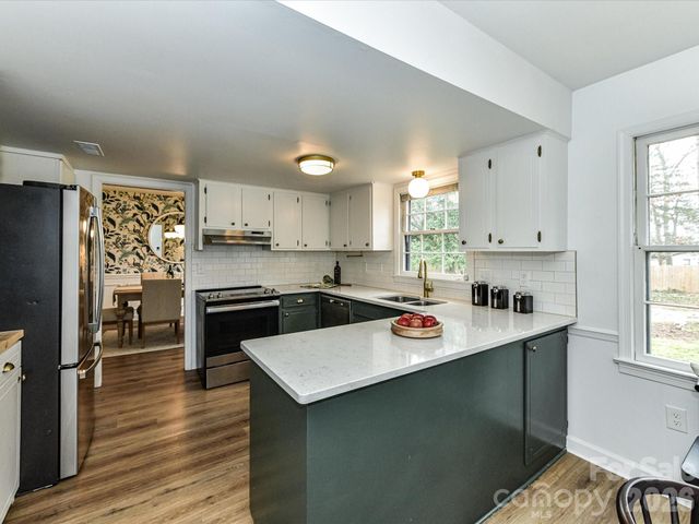 5900 Cabotwood Lane, Charlotte, NC 28212