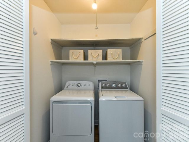 5900 Cabotwood Lane, Charlotte, NC 28212