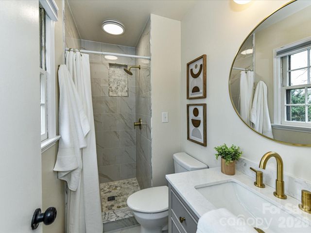 5900 Cabotwood Lane, Charlotte, NC 28212