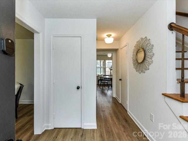 5900 Cabotwood Lane, Charlotte, NC 28212