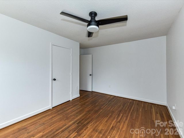 5900 Cabotwood Lane, Charlotte, NC 28212