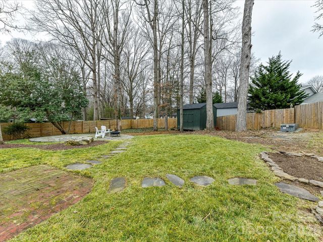 5900 Cabotwood Lane, Charlotte, NC 28212