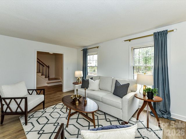 5900 Cabotwood Lane, Charlotte, NC 28212