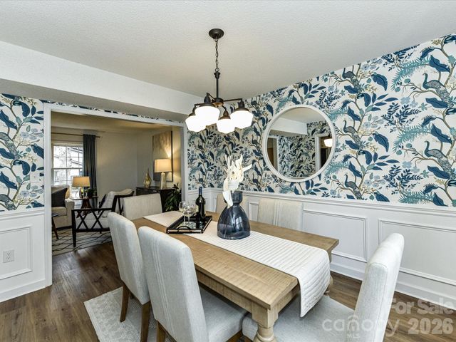 5900 Cabotwood Lane, Charlotte, NC 28212