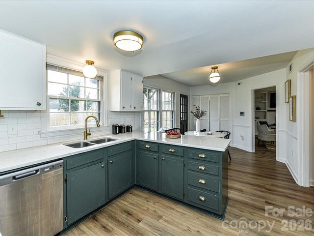 5900 Cabotwood Lane, Charlotte, NC 28212