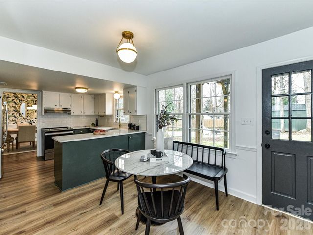 5900 Cabotwood Lane, Charlotte, NC 28212