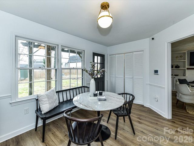 5900 Cabotwood Lane, Charlotte, NC 28212