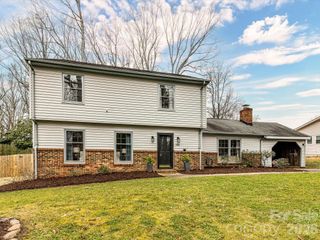 5900 Cabotwood Lane, Charlotte, NC 28212