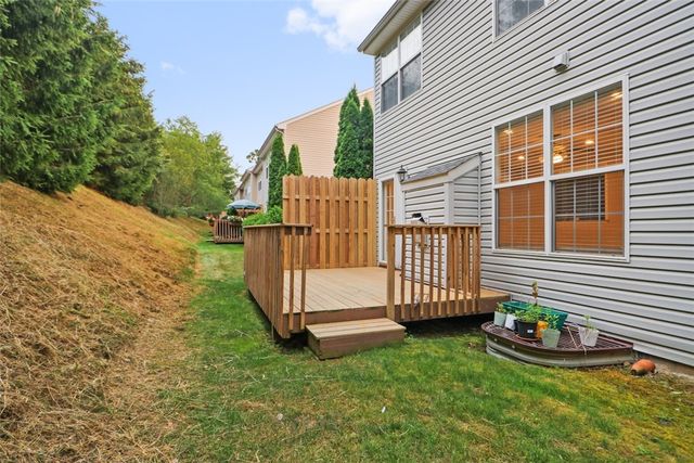 10550 Cherry Grove Ct, Mccandless, PA 15090