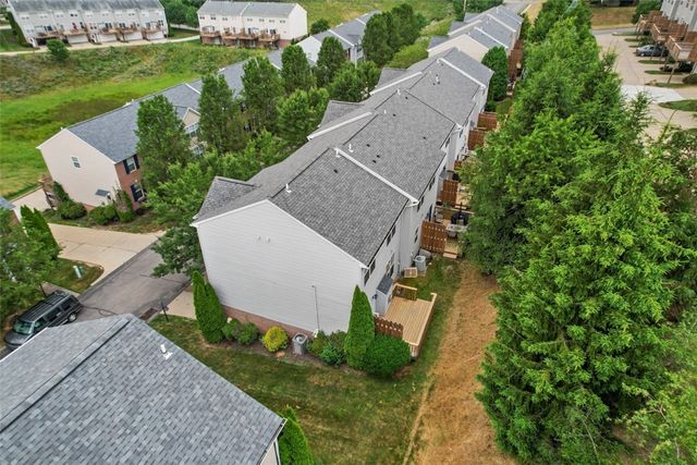10550 Cherry Grove Ct, Mccandless, PA 15090