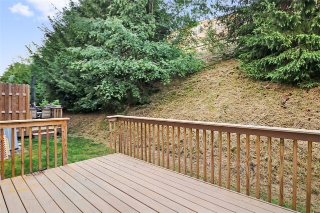 10550 Cherry Grove Ct, Mccandless, PA 15090