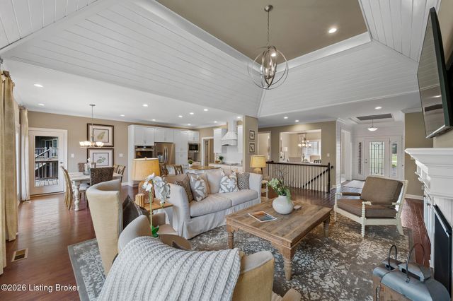 17403 Shakes Creek Dr, Louisville, KY 40023
