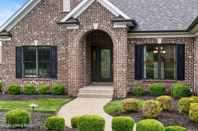 17403 Shakes Creek Dr, Louisville, KY 40023