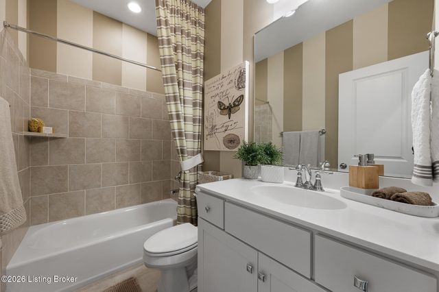 17403 Shakes Creek Dr, Louisville, KY 40023