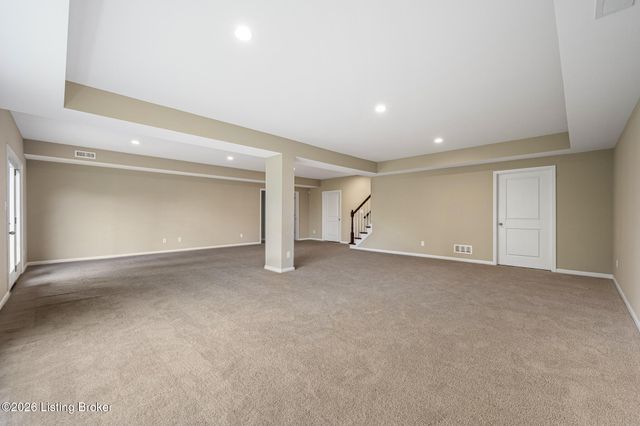17403 Shakes Creek Dr, Louisville, KY 40023