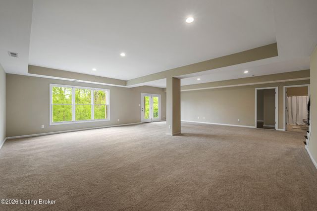 17403 Shakes Creek Dr, Louisville, KY 40023